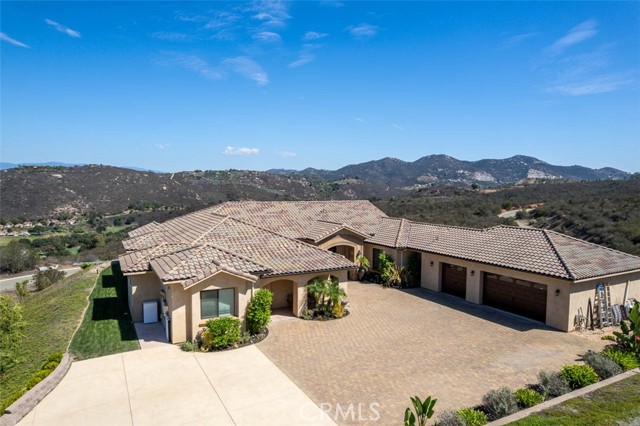 Detail Gallery Image 41 of 55 For 2260 Panoramic, Vista,  CA 92084 - 3 Beds | 5/1 Baths