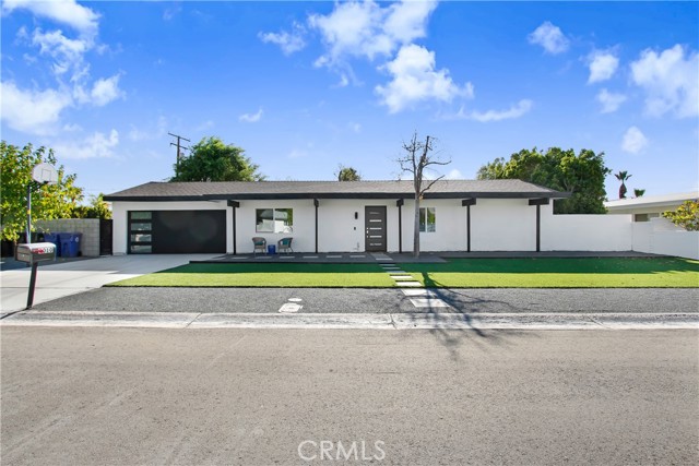 Detail Gallery Image 2 of 25 For 3010 Chuperosa Rd, Palm Springs,  CA 92262 - 4 Beds | 2 Baths