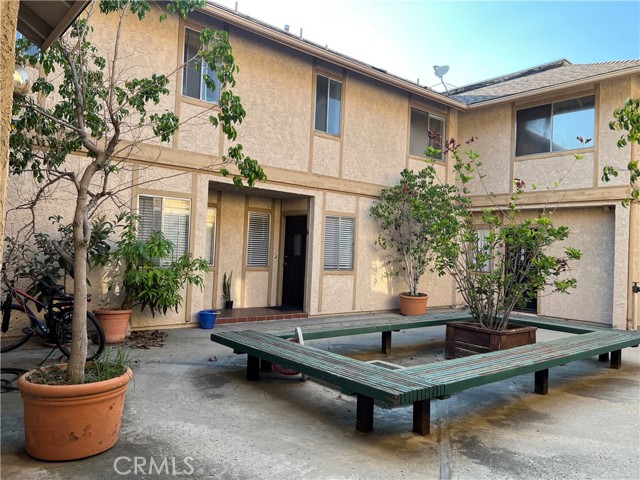 735 Arcadia Avenue, Arcadia CA: https://media.crmls.org/medias/12f06b06-189e-4328-8727-ac1b6a4e6f9e.jpg