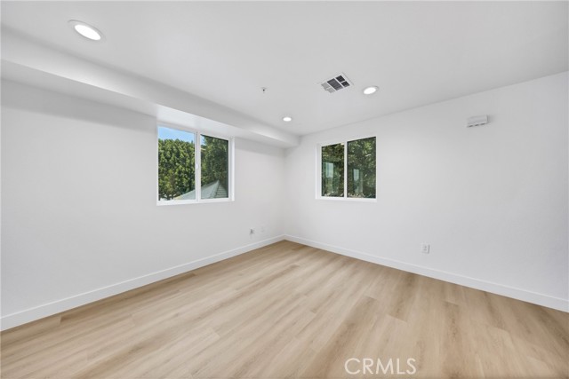 Image 10 of 62 For 3549 4th Street