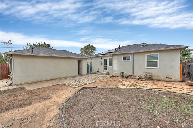 1028 Euclid Avenue, Beaumont CA: https://media.crmls.org/medias/12f13564-e89e-43da-8c80-cdedf954c1d1.jpg