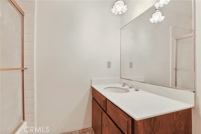 Detail Gallery Image 27 of 39 For 433 S 6th St #E,  Burbank,  CA 91501 - 3 Beds | 2/1 Baths