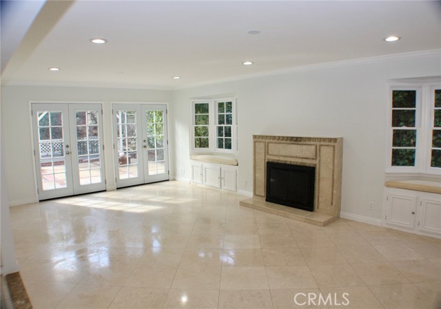 21740 Ulmus Drive, Woodland Hills CA: https://media.crmls.org/medias/12f17a73-9b8f-4df9-baff-a71b0e5d3a64.jpg