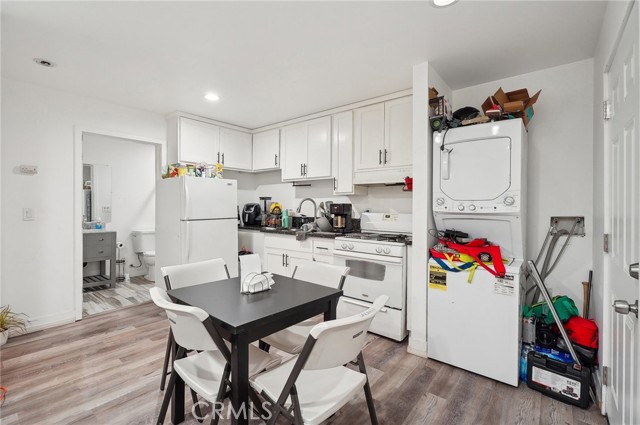 Detail Gallery Image 11 of 36 For 3322 W 66th St, Los Angeles,  CA 90043 - – Beds | – Baths
