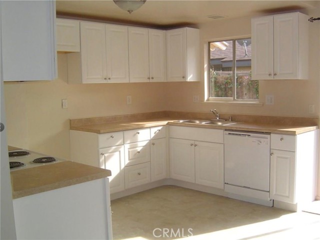 12111 Adrian Street, Garden Grove CA: https://media.crmls.org/medias/12f1ed5f-8f1d-47e3-a455-d44eccb0f07f.jpg