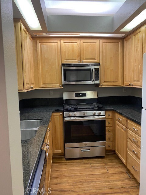 5031 Dorado Dr, Huntington Beach CA: https://media.crmls.org/medias/12f23b77-347b-417c-8152-d27041f8d4ef.jpg