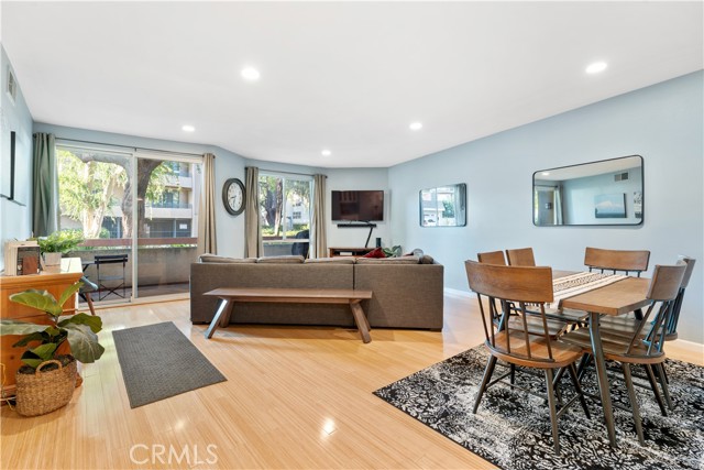 Detail Gallery Image 1 of 23 For 4242 Stansbury Ave #106,  Sherman Oaks,  CA 91423 - 2 Beds | 2 Baths