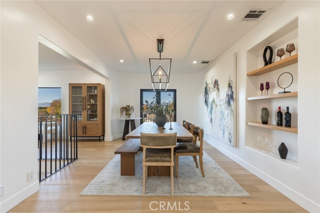 13714 Valley Vista, Sherman Oaks CA: https://media.crmls.org/medias/12f26df9-9f51-43c5-a9ed-310420cf563d.jpg