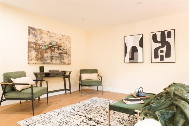 23242 Burbank Boulevard, Woodland Hills CA: https://media.crmls.org/medias/12f28a1c-ee96-44df-ae3e-fd6705bf6f48.jpg