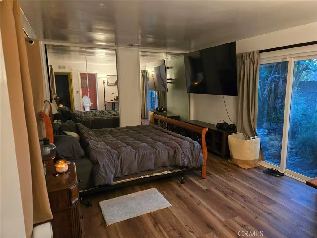 https://media.crmls.org/medias/12f2a012-79f4-4db4-89ab-27d9dc67c54d.jpg?preset=X-Large