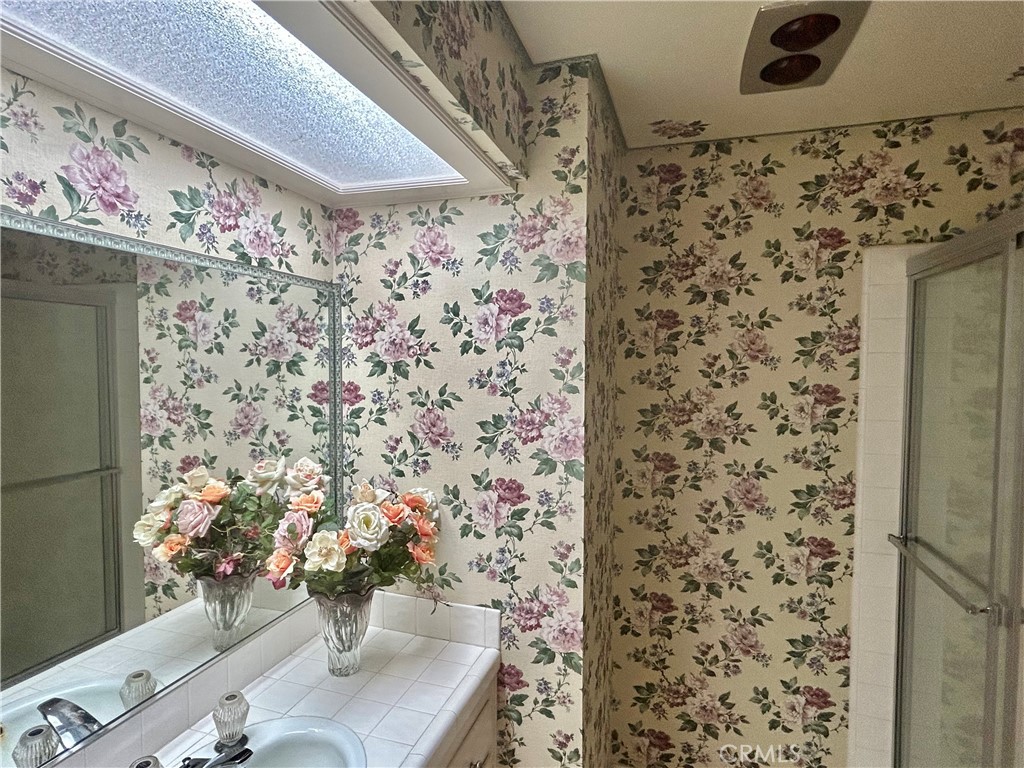 https://media.crmls.org/medias/12f3558b-c323-4c0a-a249-6158481e5196.jpg?preset=X-Large