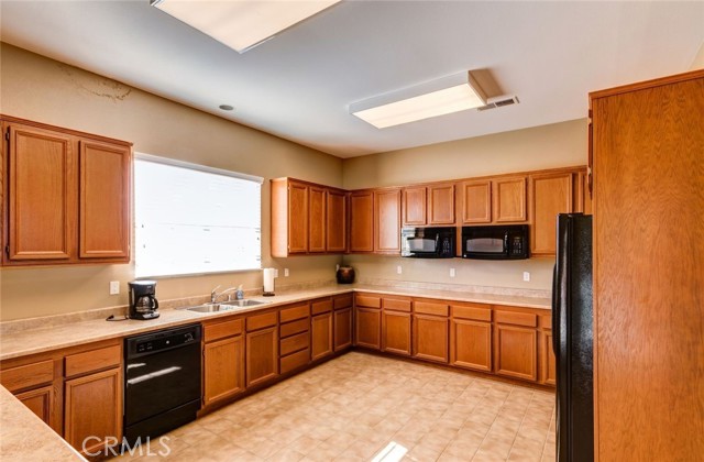 Detail Gallery Image 31 of 35 For 7397 Village Way, Yucca Valley,  CA 92284 - 3 Beds | 2 Baths
