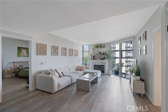 171 N Church Lane, Los Angeles CA: https://media.crmls.org/medias/12f3fe24-0839-4bf1-86de-7a182d46d027.jpg