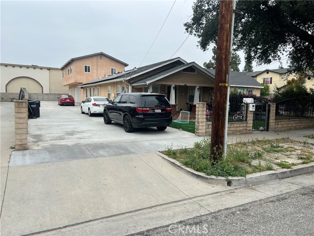 729 N Soldano Avenue, Azusa CA: https://media.crmls.org/medias/12f56094-0f61-4f27-a9d1-65209480c468.jpg