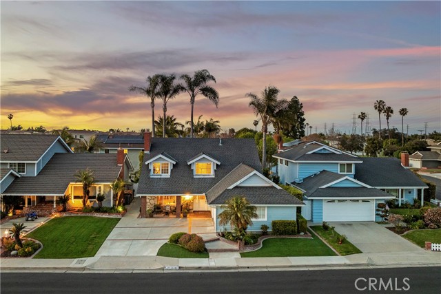 Detail Gallery Image 1 of 73 For 10201 Beverly Dr, Huntington Beach,  CA 92646 - 5 Beds | 2/1 Baths