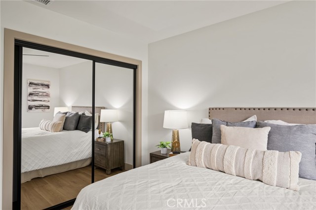 5161 E 27th Street, Long Beach CA: https://media.crmls.org/medias/12f5e53c-4c56-4ff9-9bf2-3366ab152f13.jpg