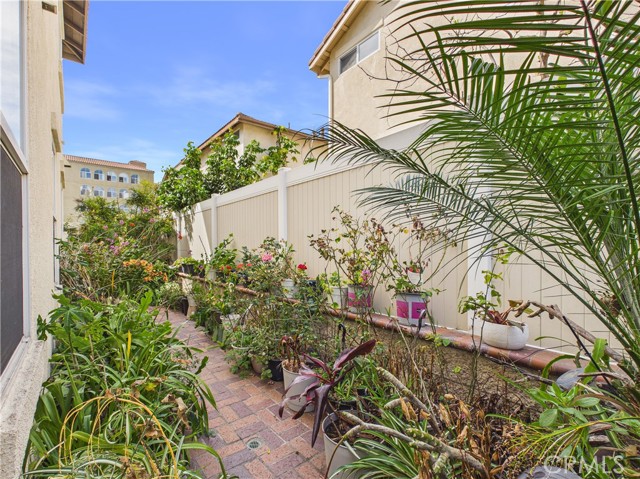 Detail Gallery Image 35 of 47 For 15 Redwood Ct, Stanton,  CA 90680 - 3 Beds | 2/1 Baths