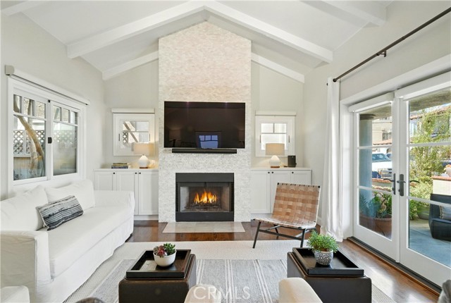 Detail Gallery Image 5 of 38 For 36 Pomona Ave, Long Beach,  CA 90803 - 3 Beds | 3 Baths