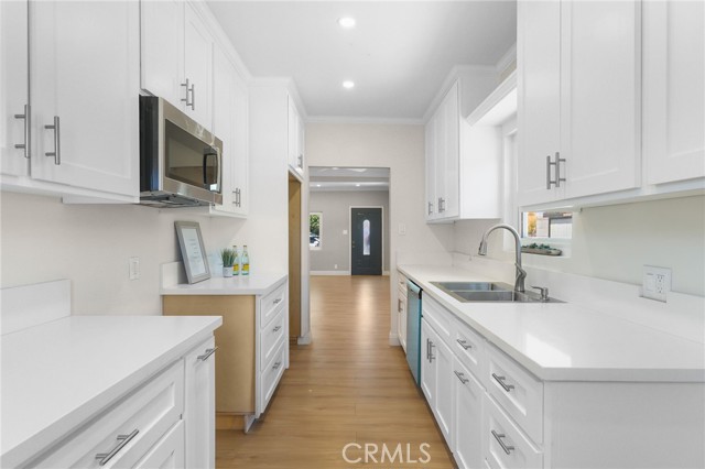 Detail Gallery Image 5 of 26 For 208 W Caldwell St, Compton,  CA 90220 - 2 Beds | 1 Baths