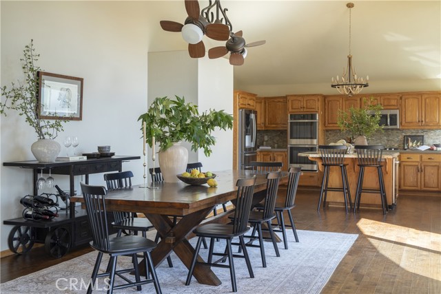 Detail Gallery Image 6 of 32 For 183 Chipmunk, Lake Arrowhead,  CA 92352 - 6 Beds | 5/1 Baths