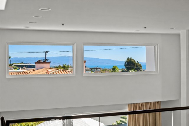 720 Manhattan Beach, Manhattan Beach, California 90266, 2 Bedrooms Bedrooms, ,2 BathroomsBathrooms,Residential,For Sale,Manhattan Beach,SB26077067