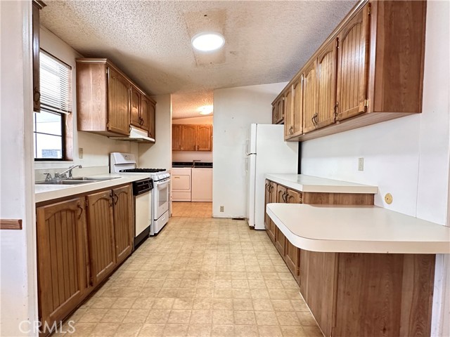 1500 Held Drive, Modesto CA: https://media.crmls.org/medias/12f9fa7d-5288-4a7d-96fb-3baccd6030c6.jpg
