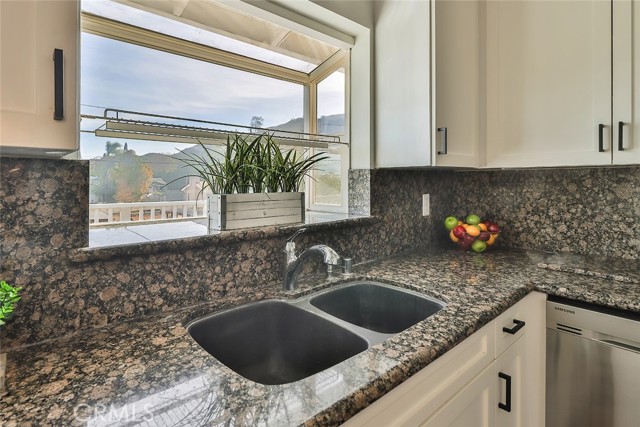 Detail Gallery Image 7 of 22 For 231 Timber Road, Newbury Park,  CA 91320 - 3 Beds | 2 Baths