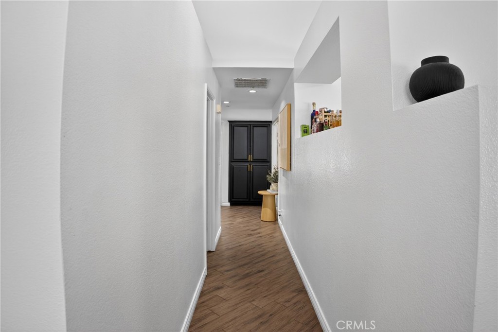 https://media.crmls.org/medias/12fb139e-7742-4ccd-984b-29feae826638.jpg?preset=X-Large