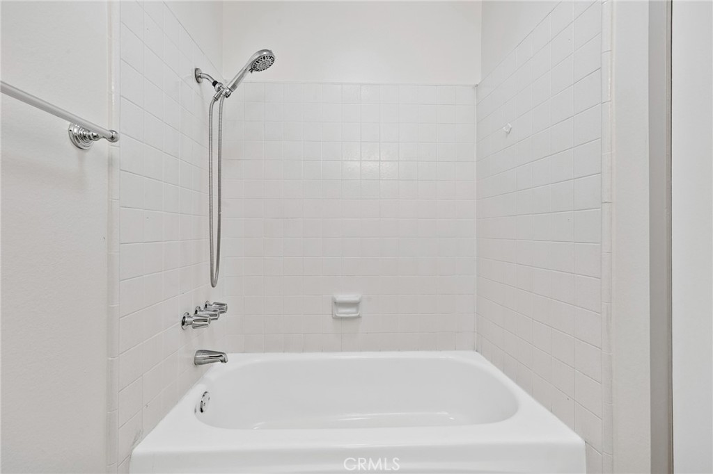 https://media.crmls.org/medias/12fb978b-4701-4e26-af74-d7ec93b5a6de.jpg?preset=X-Large