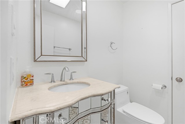 Detail Gallery Image 9 of 15 For 1940 N Highland Ave #75,  Los Angeles,  CA 90068 - 3 Beds | 2 Baths