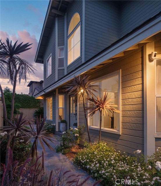 2017 Curtis Avenue, Redondo Beach CA: https://media.crmls.org/medias/12fcc2b8-281c-4710-b3c9-20e5d5b451c5.jpg