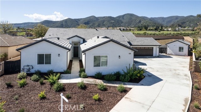 Detail Gallery Image 1 of 50 For 1204 Arbenz Cir, Corona,  CA 92881 - 8 Beds | 8/2 Baths