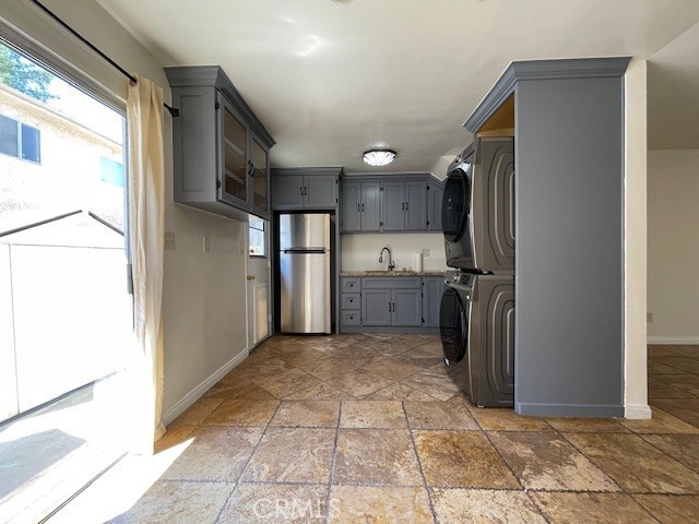 Detail Gallery Image 12 of 16 For 17135 Roscoe Blvd #4,  Northridge,  CA 91325 - 2 Beds | 1/1 Baths