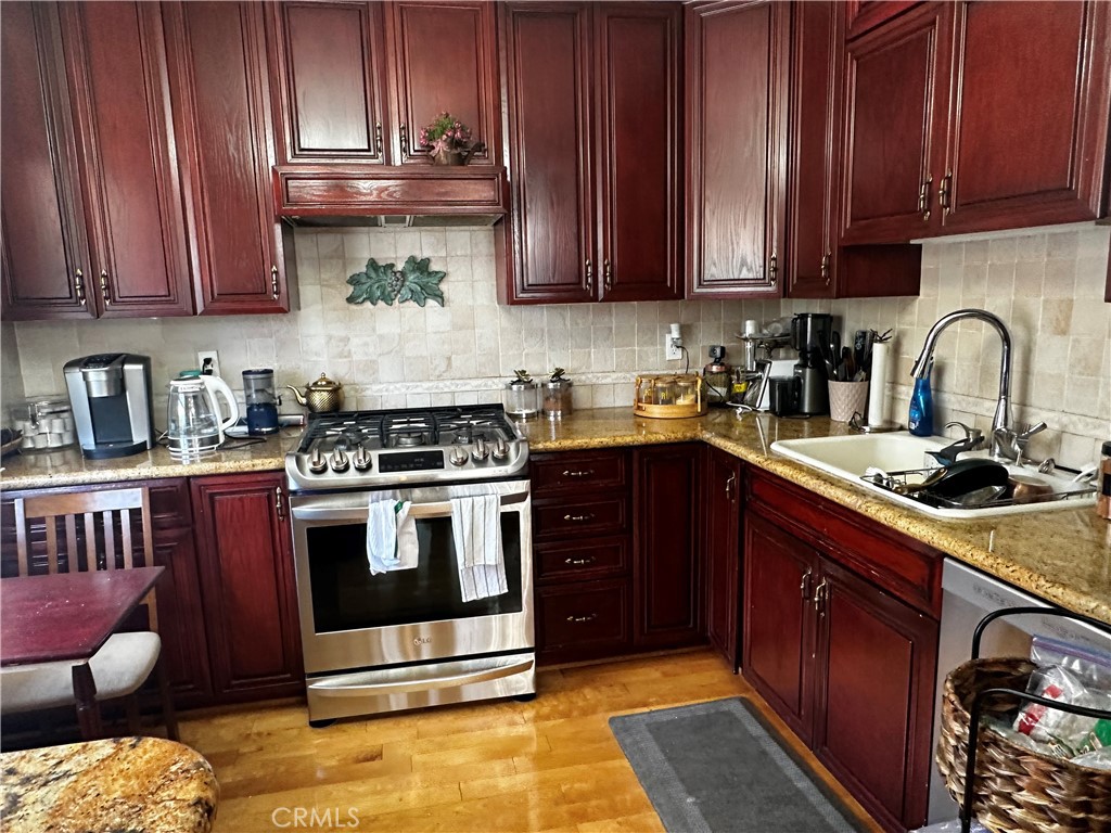 https://media.crmls.org/medias/12ff3c97-9087-40a2-80a8-a1dffec8e52b.jpg?preset=X-Large