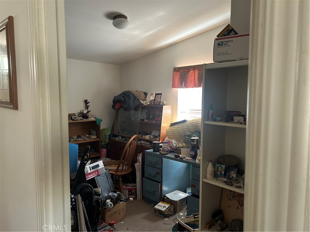 https://media.crmls.org/medias/12ff6f3d-56fb-46b2-999c-fba174c8e25a.jpg?preset=X-Large