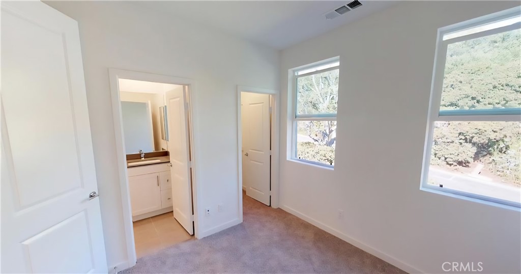 MLS #OC25117996 img 19