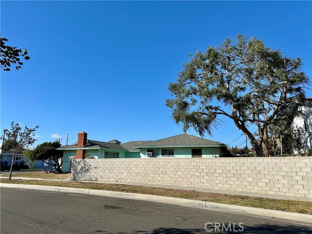 22918 Date Avenue, Torrance CA: https://media.crmls.org/medias/130000d2-2b9a-4ba1-8f78-76576f537bc5.jpg