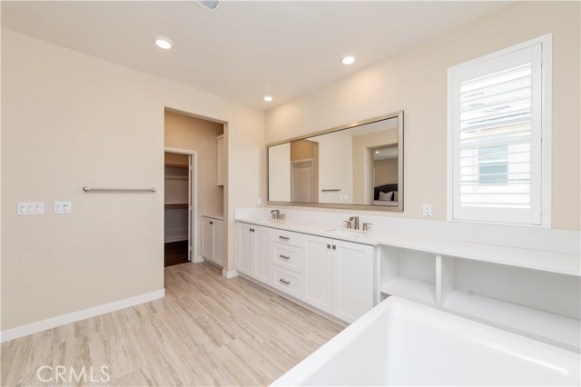 32464 Old Sage Dr, San Juan Capistrano CA: https://media.crmls.org/medias/1300a1d3-eda2-4835-8844-520a621f3ebc.jpg