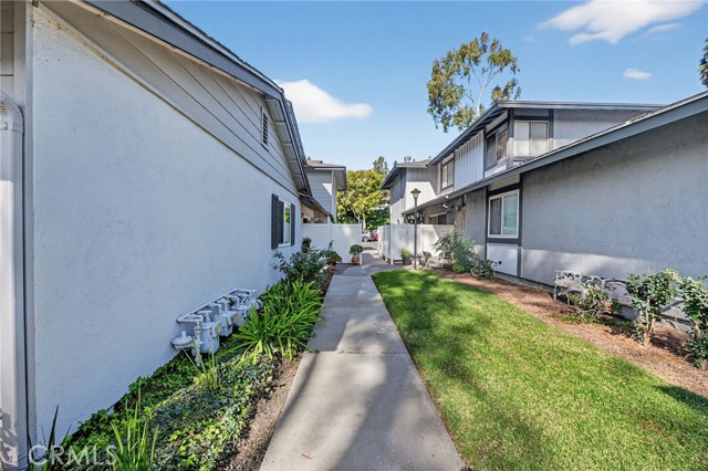 Detail Gallery Image 3 of 45 For 20362 #10 Flower Gate, Yorba Linda,  CA 92886 - 3 Beds | 2/1 Baths