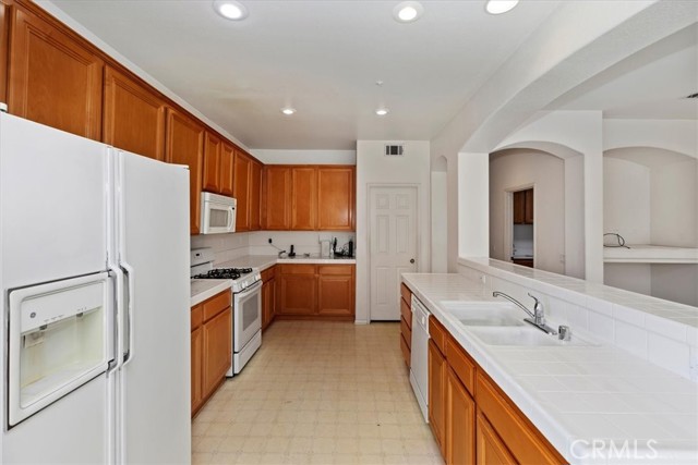 Detail Gallery Image 18 of 40 For 7572 Eisenhower St, Ventura,  CA 93003 - 4 Beds | 3 Baths