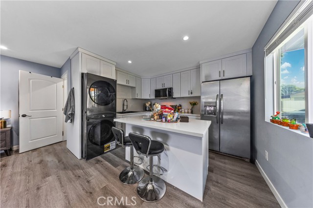 Detail Gallery Image 7 of 32 For 20200 Lassen, Chatsworth,  CA 91311 - 12 Beds | 11 Baths