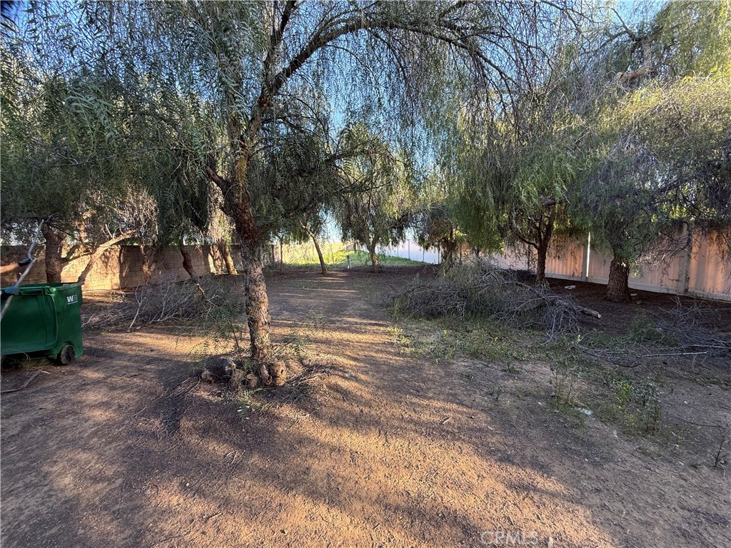 https://media.crmls.org/medias/1302e61a-448e-4b1c-8447-25c324406ac3.jpg?preset=X-Large