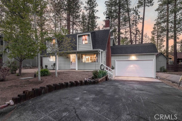 Detail Gallery Image 2 of 42 For 42716 Juniper Dr, Big Bear Lake,  CA 92315 - 4 Beds | 2 Baths