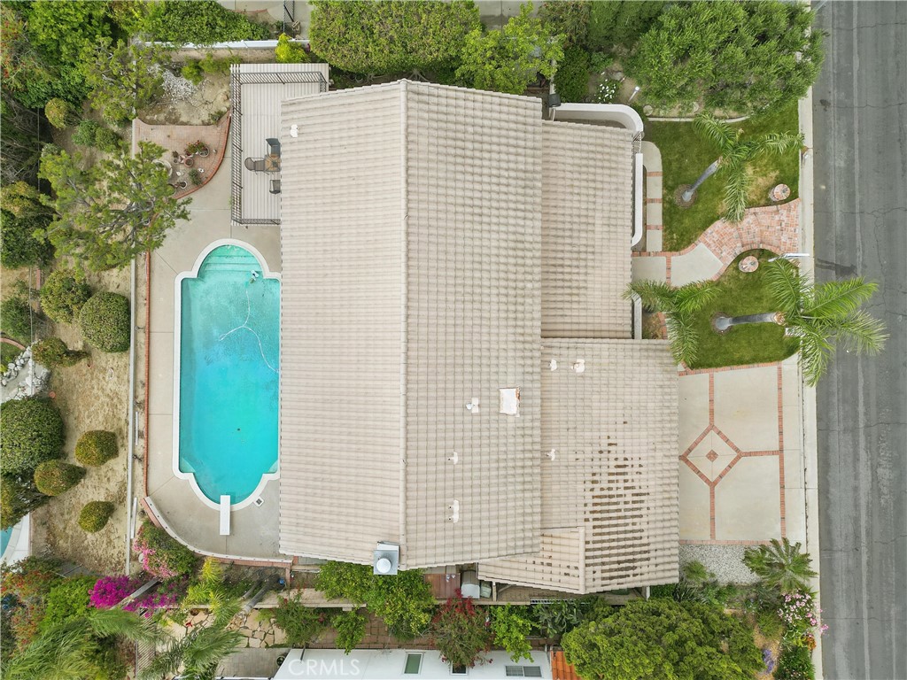 https://media.crmls.org/medias/13045876-fdd3-4181-938e-6e2f58251468.jpg?preset=X-Large