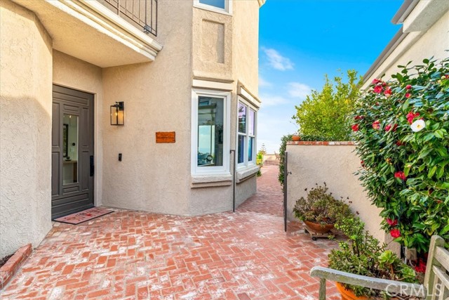 507 Via Florida, San Clemente CA: https://media.crmls.org/medias/13056c2e-d1ad-4162-9b4a-5545c074932c.jpg
