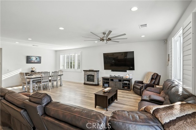 Detail Gallery Image 19 of 75 For 11715 Periwinkle Pl, Jurupa Valley,  CA 91752 - 6 Beds | 4/1 Baths