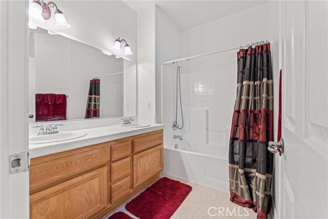 2041 Kalliope Avenue, Lancaster CA: https://media.crmls.org/medias/13075b1d-a8b5-4b0a-8e3f-45d485e631df.jpg