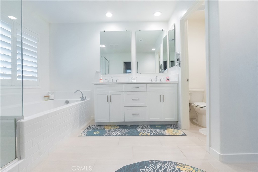 https://media.crmls.org/medias/13076209-8c3b-45a3-be7c-c691bed02f6e.jpg?preset=X-Large