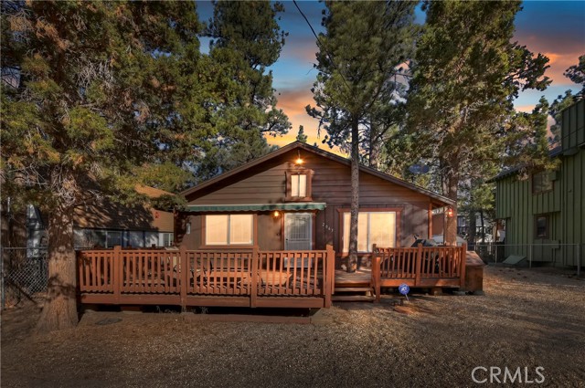 Detail Gallery Image 1 of 28 For 2063 8th Ln, Big Bear City,  CA 92314 - 2 Beds | 3 Baths