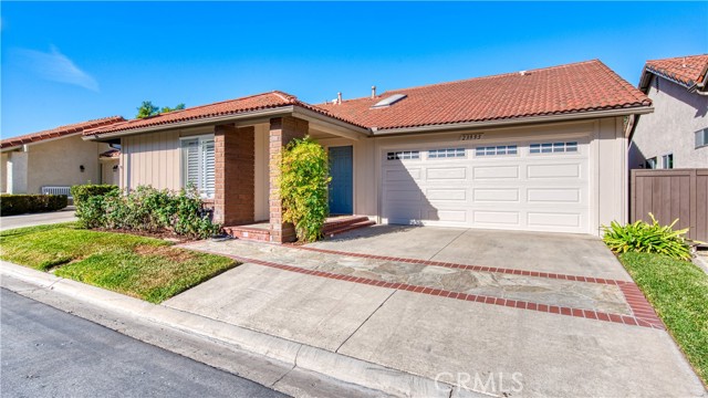 Detail Gallery Image 1 of 40 For 23993 Delantal, Mission Viejo,  CA 92692 - 3 Beds | 2 Baths